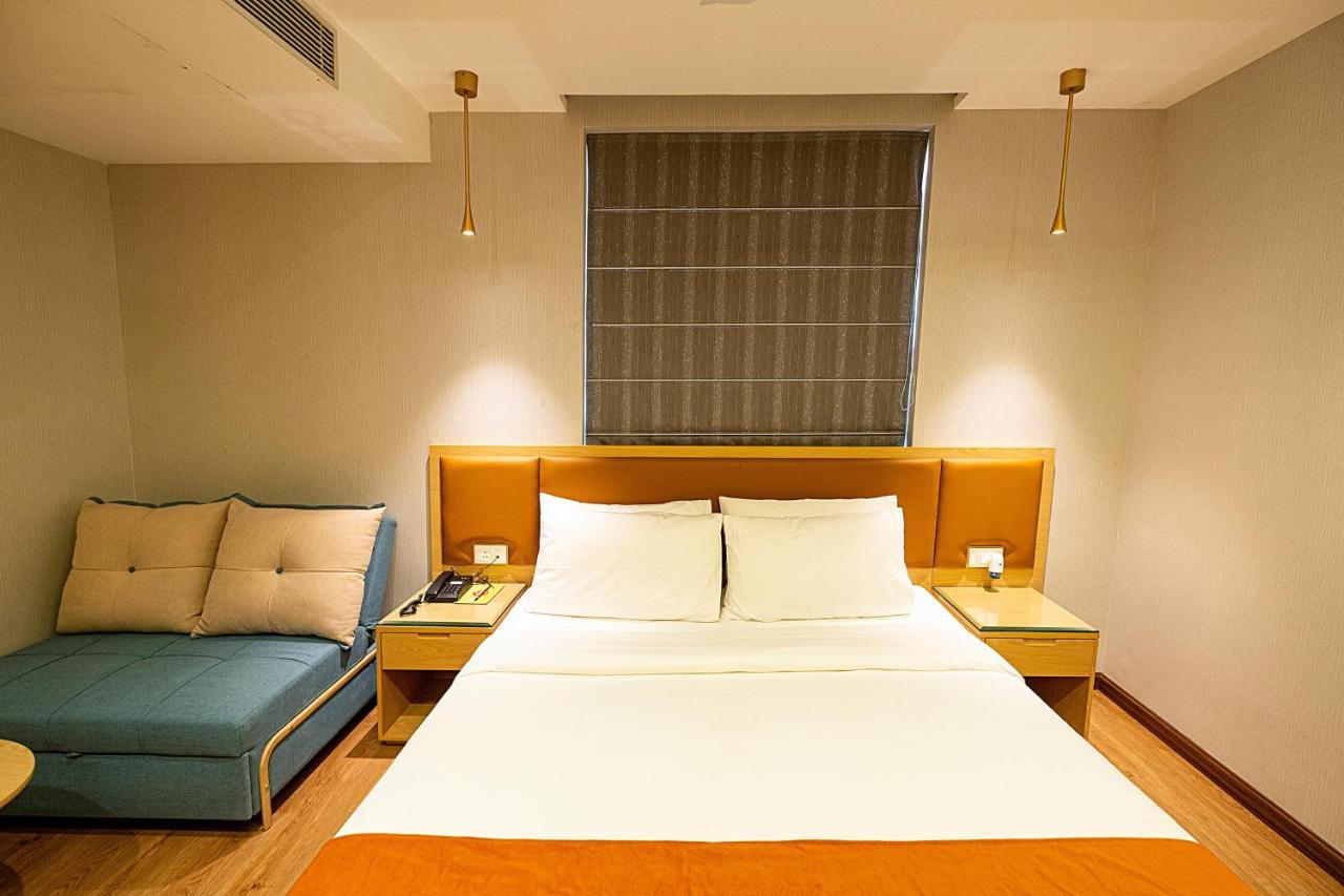 The Bastion Hotel Bhopal Buitenkant foto