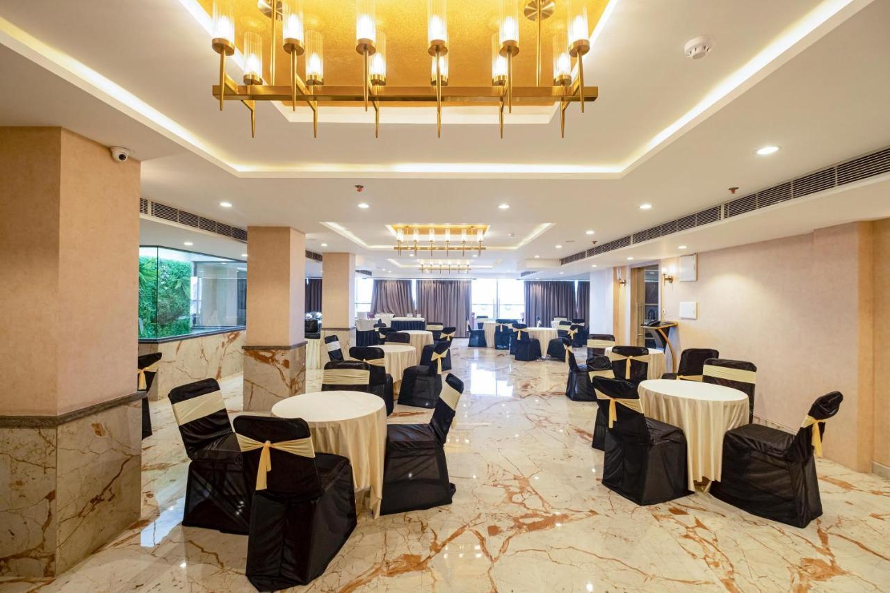 The Bastion Hotel Bhopal Buitenkant foto