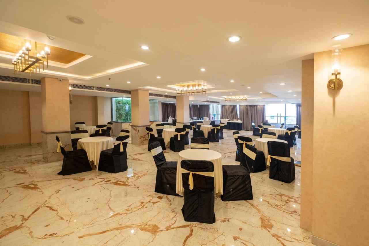 The Bastion Hotel Bhopal Buitenkant foto