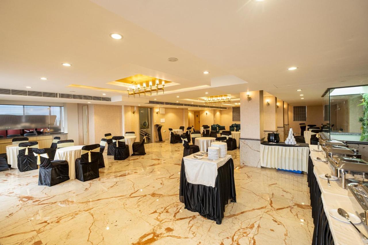 The Bastion Hotel Bhopal Buitenkant foto
