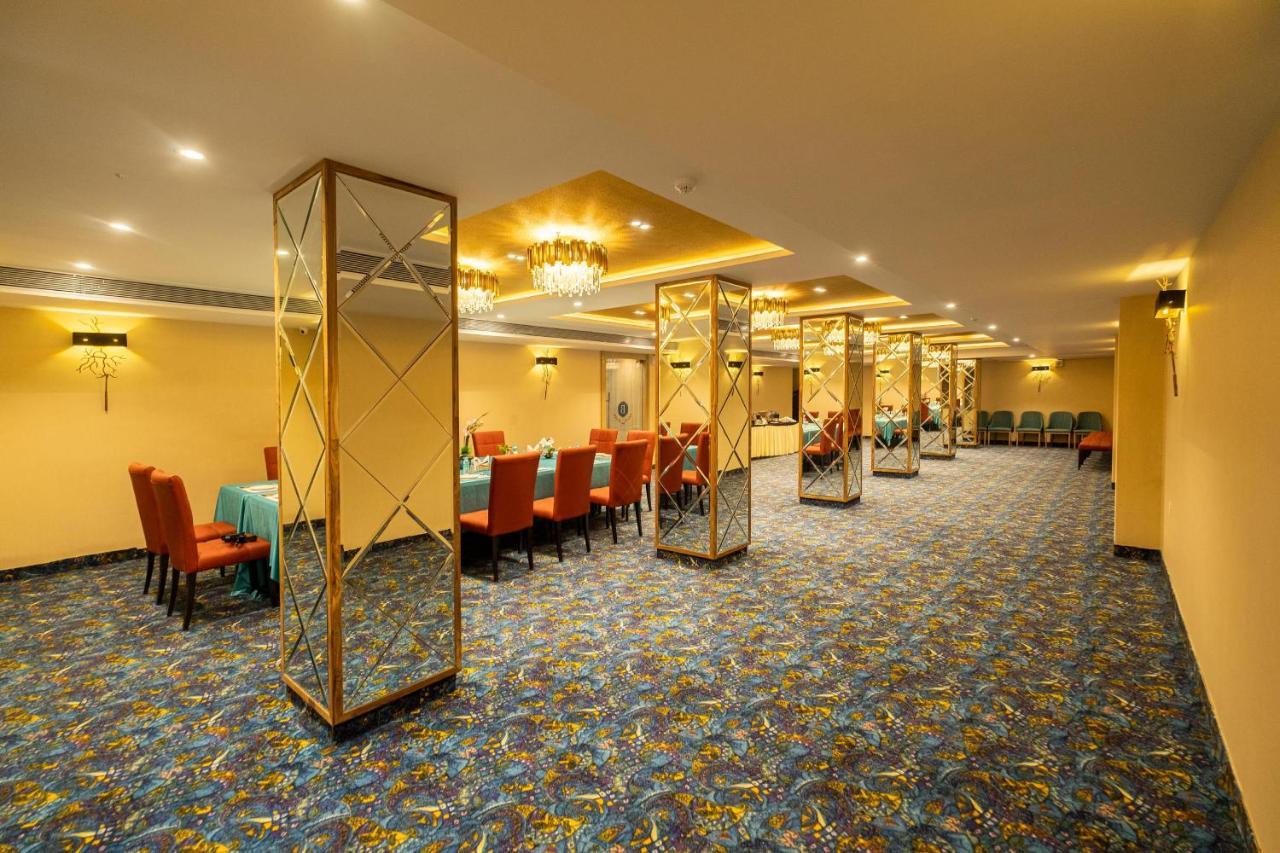 The Bastion Hotel Bhopal Buitenkant foto