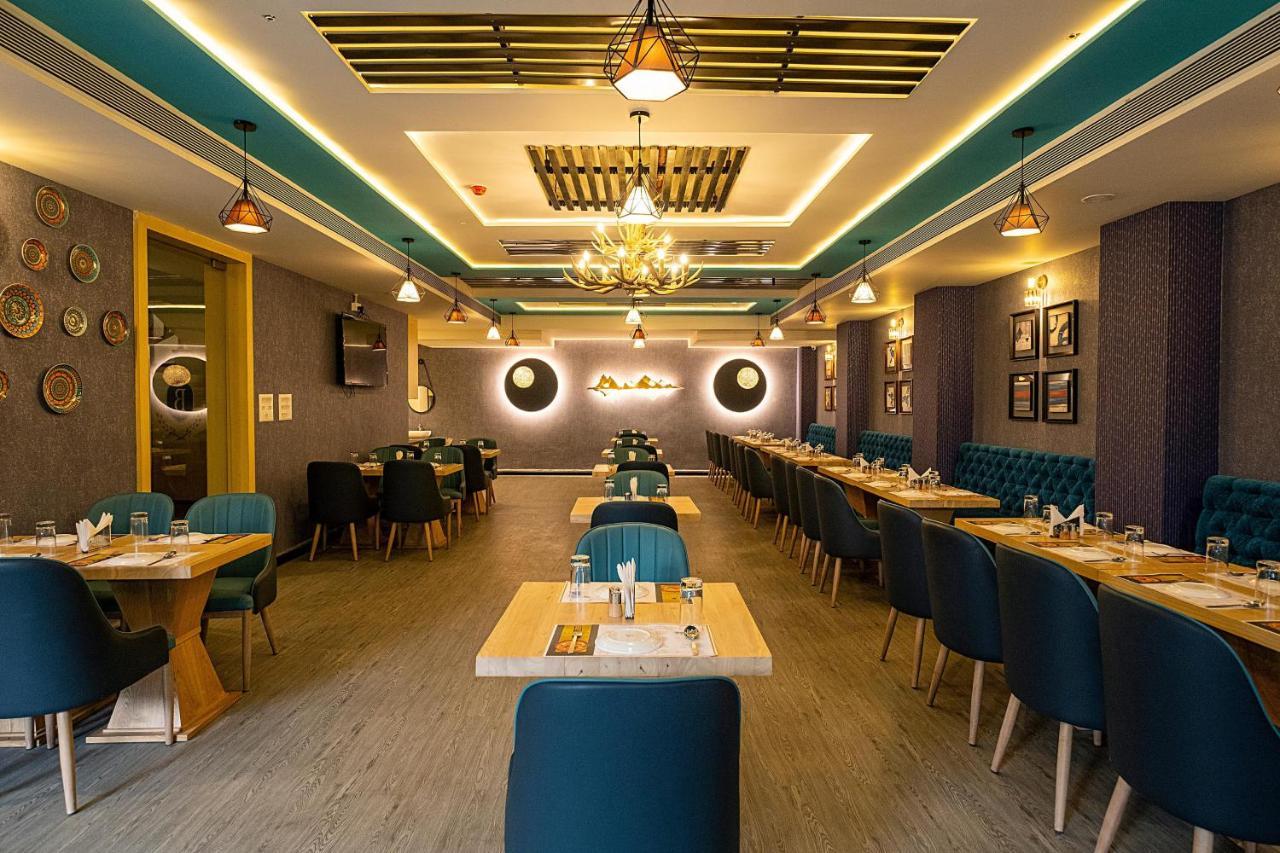The Bastion Hotel Bhopal Buitenkant foto