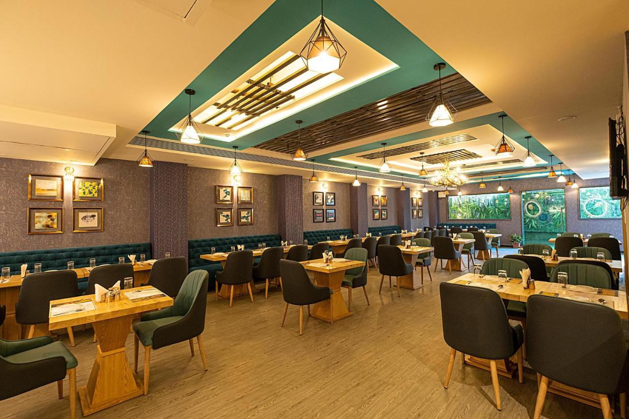 The Bastion Hotel Bhopal Buitenkant foto