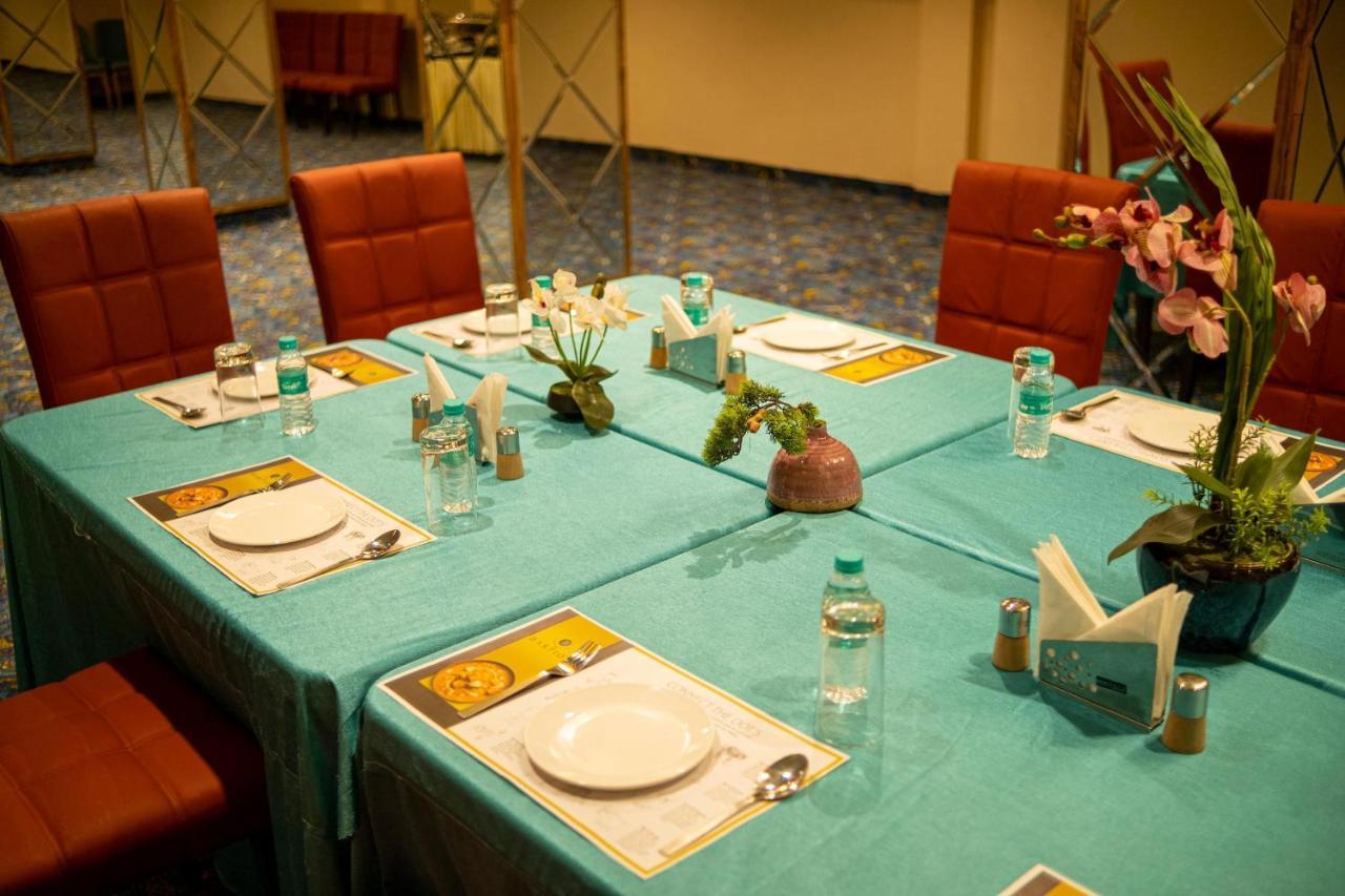 The Bastion Hotel Bhopal Buitenkant foto