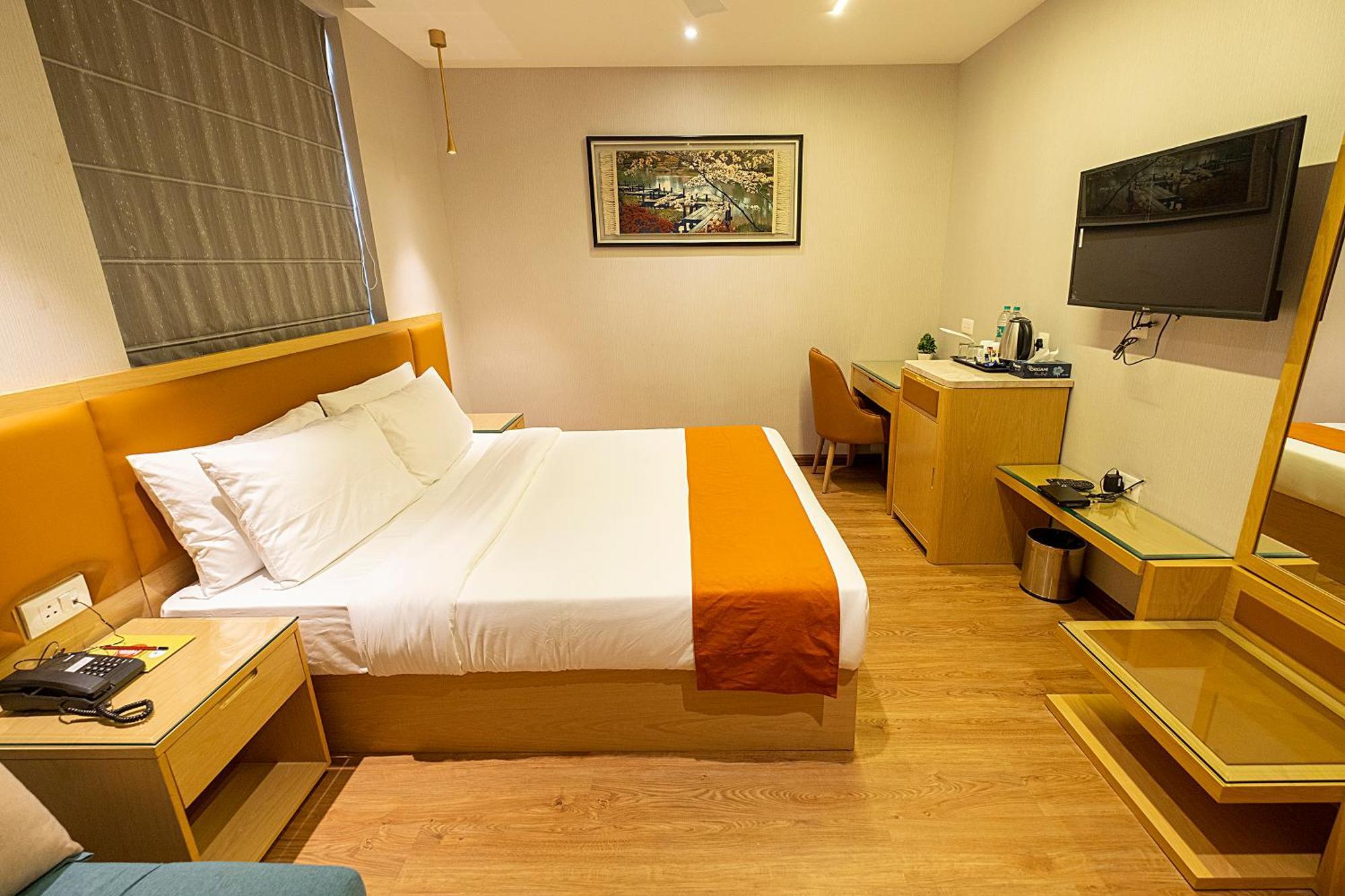 The Bastion Hotel Bhopal Buitenkant foto